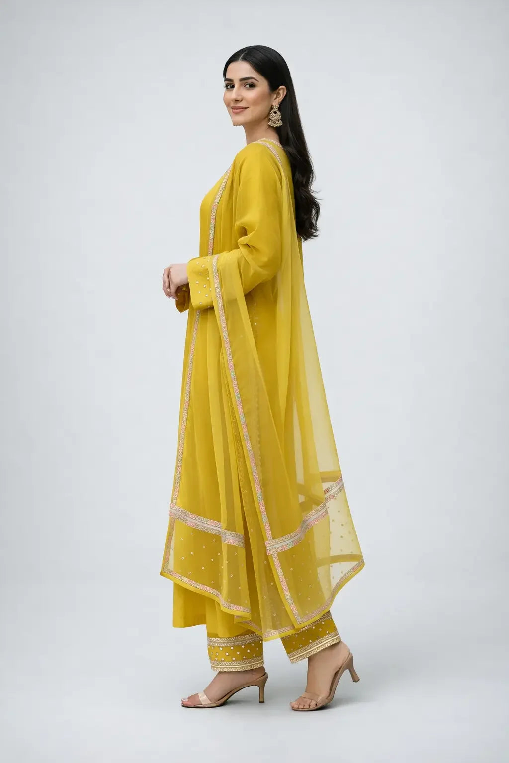 Golden Zeri Sundar Style