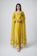 Golden Zeri Sundar Style