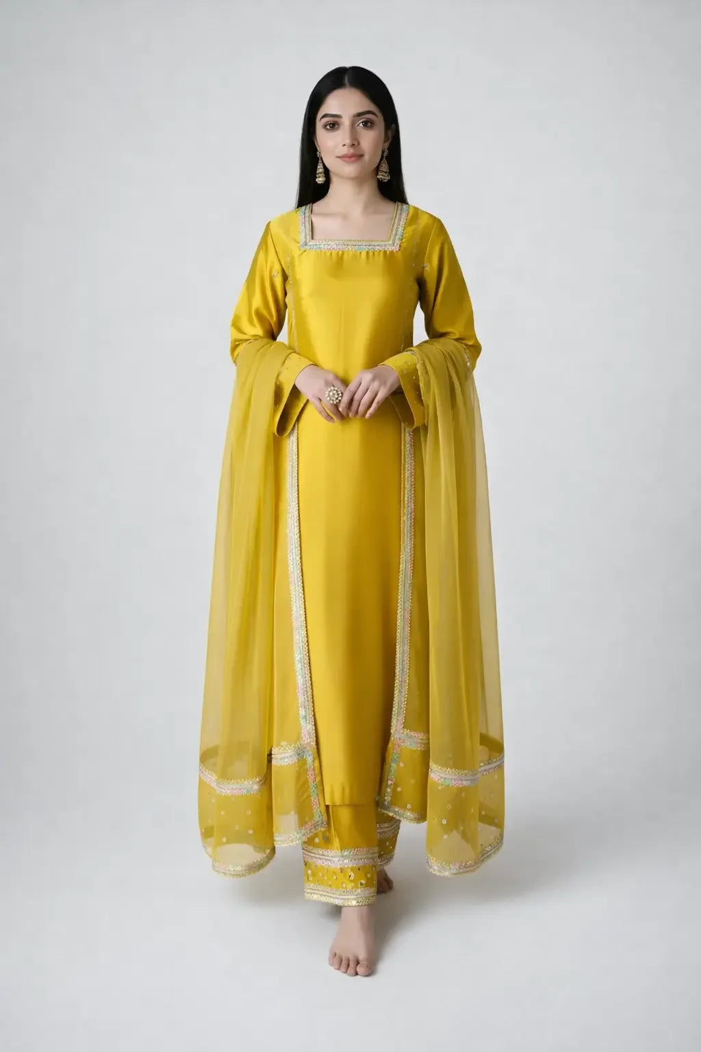 Golden Zeri Sundar Style