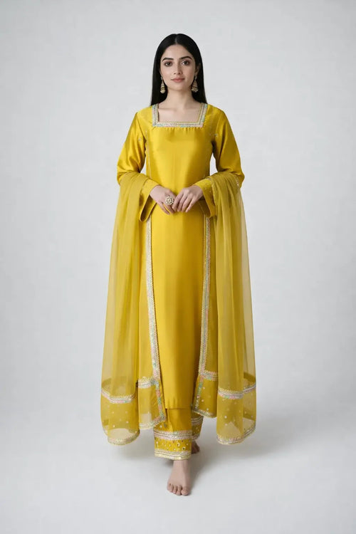 Golden Zeri Sundar Style